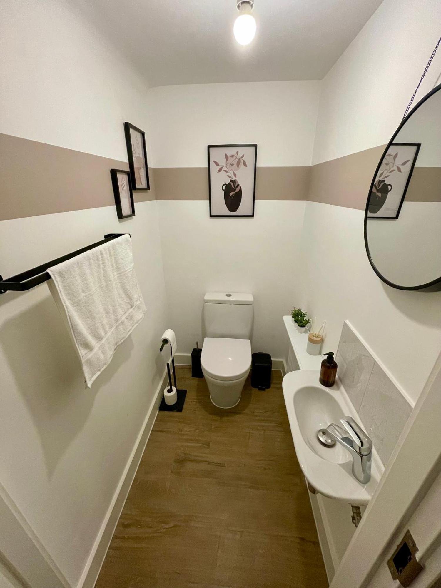 מרקט הרבורו 3-Bedroom Luxury Stay With Free Parking מראה חיצוני תמונה